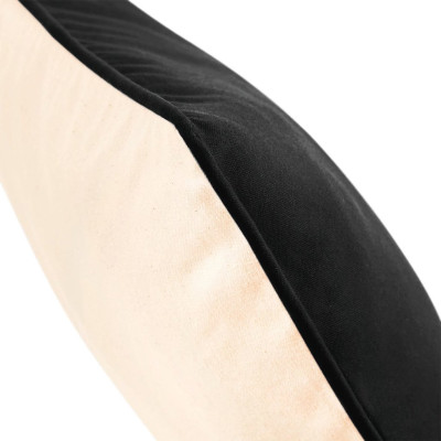 Cushion cover with piped edge