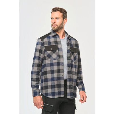 Camisa aos quadrados com bolsos de homem