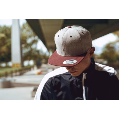 Classic two-tone snapback cap