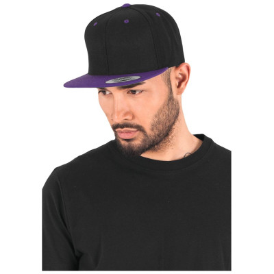 Classic two-tone snapback cap