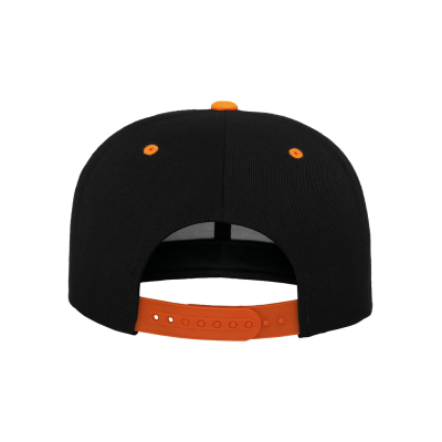 Classic two-tone snapback cap