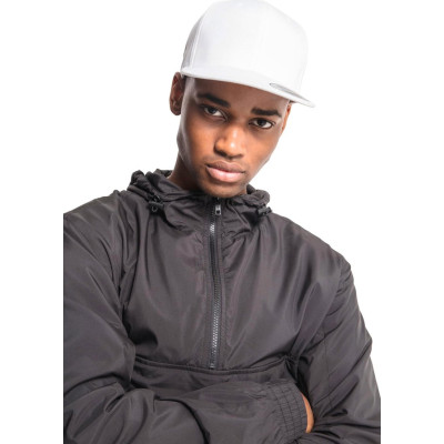 Boné snapback em algodão biolо́gico
