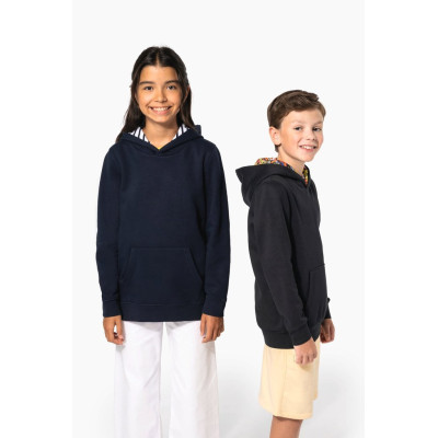 Sweatshirt com capuz em contraste estampado de criança