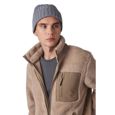 Gorro em malha dupla com dobra