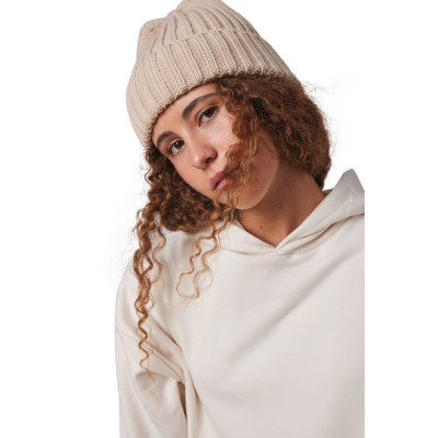 Gorro em malha dupla com dobra