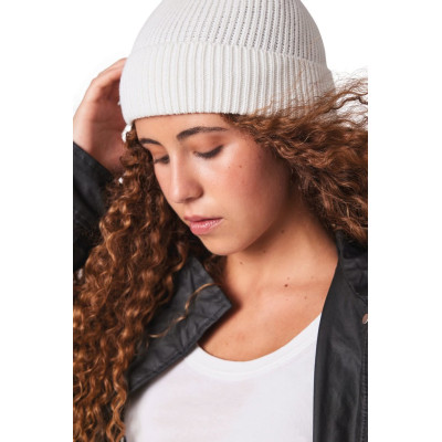 Gorro em malha com dobra