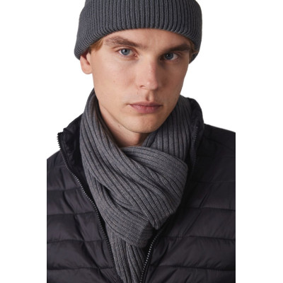 Gorro em malha com dobra dupla